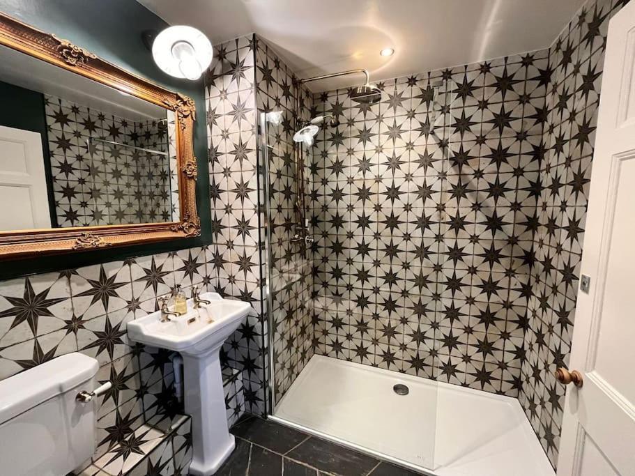 Blue Anchor House - Seaview, Hot Tub Apartments Esterno foto
