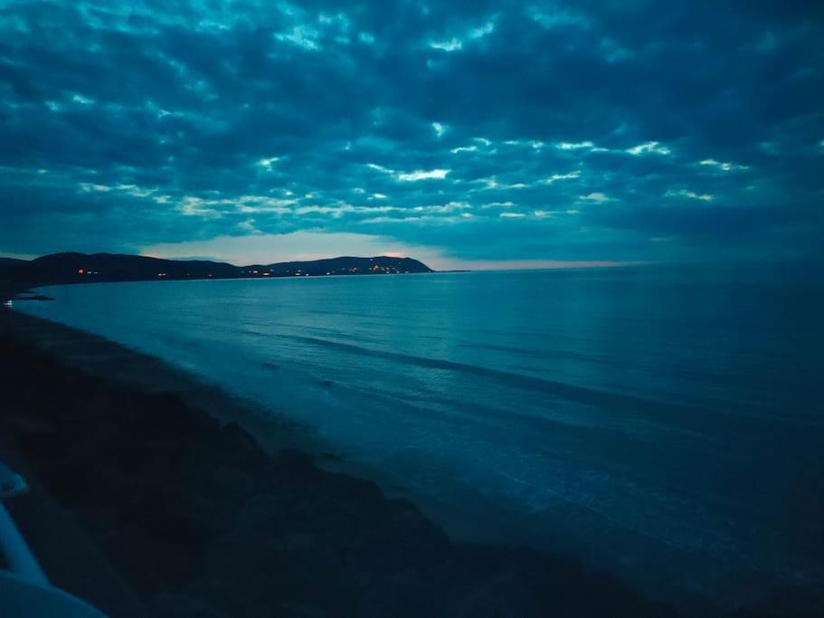 Blue Anchor House - Seaview, Hot Tub Apartments Esterno foto