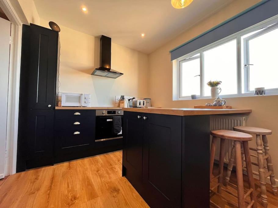 Blue Anchor House - Seaview, Hot Tub Apartments Esterno foto